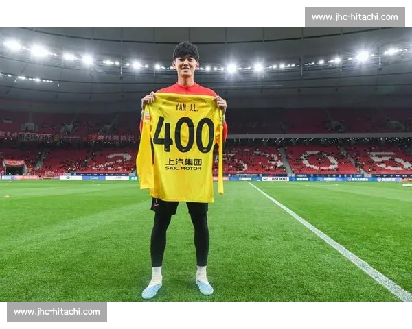 颜骏凌 3 球溃败抿嘴离场！海港争冠遇阻，中超三强差 2 分