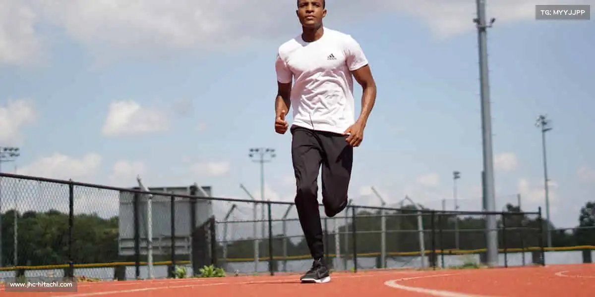 <strong>星空综合</strong>哑铃起落，肌肉舒展，雕刻身材的同时，重塑强大内心💪